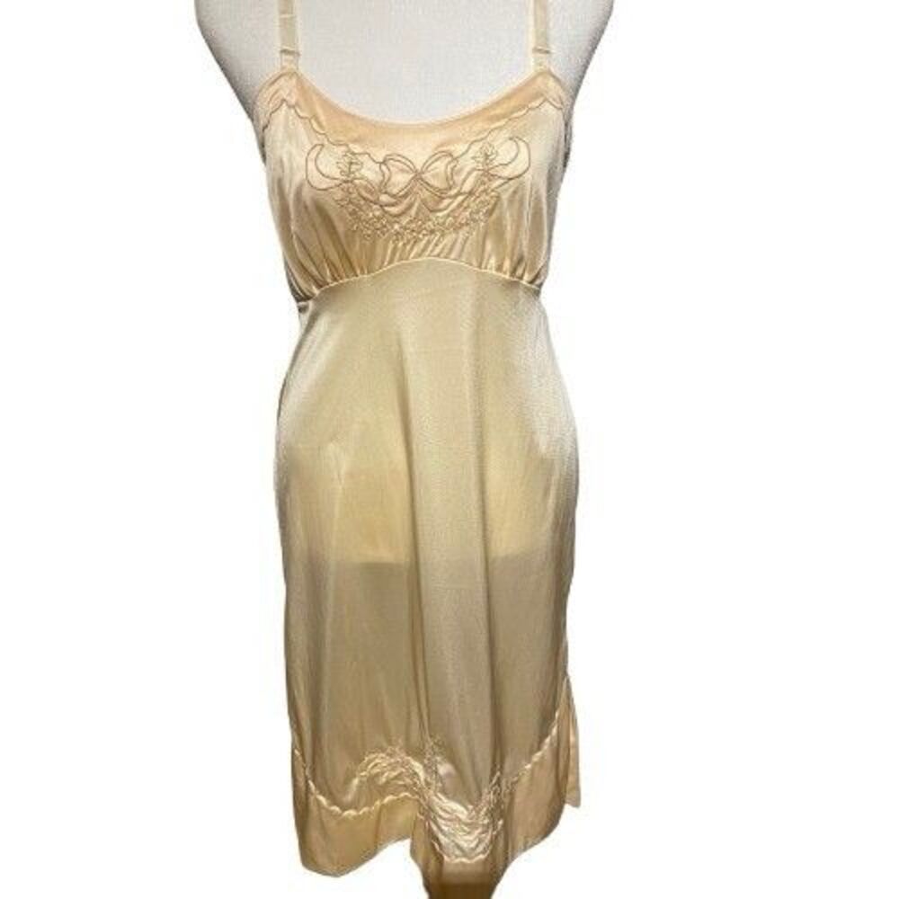 Vintage EMBROIDERED Lingerie/Full Slip by Vincent (Sears) IVORY SIZE 34 Nylon